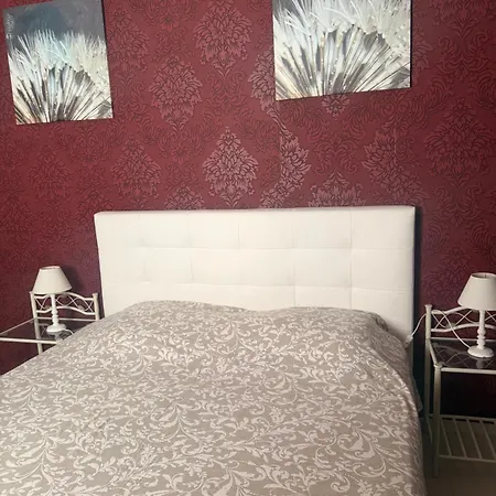 3 Bedroom 5 Minutes From Nimes Center 빌라